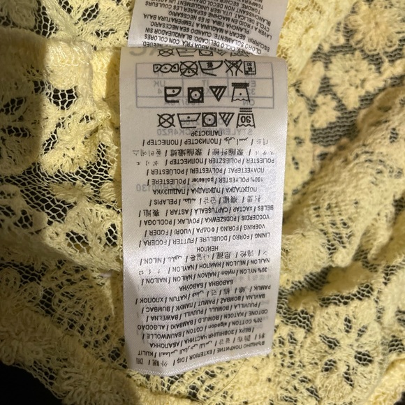 Guess YELLOW lace up camisole XS - Picture 4 of 6